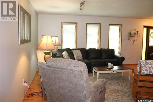 1504 Chestnut Drive, Moosomin, SK - Indoor Photo Showing Living Room