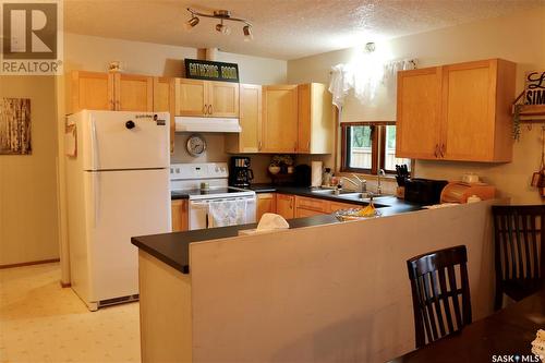 1504 Chestnut Drive, Moosomin, SK - Indoor Photo Showing Kitchen With Double Sink