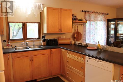 1504 Chestnut Drive, Moosomin, SK - Indoor Photo Showing Kitchen With Double Sink