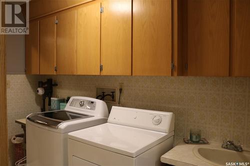 1504 Chestnut Drive, Moosomin, SK - Indoor Photo Showing Laundry Room