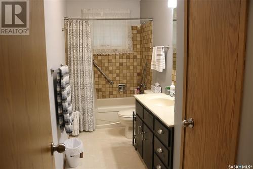 1504 Chestnut Drive, Moosomin, SK - Indoor Photo Showing Bathroom