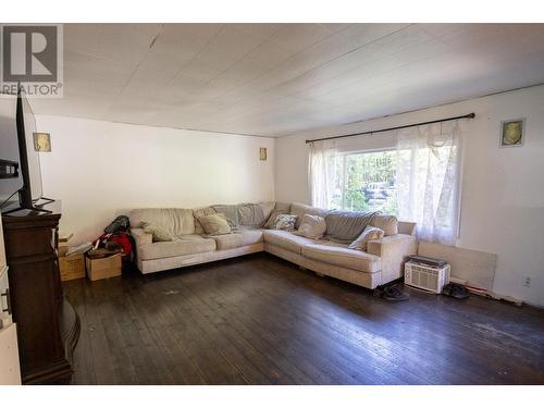 4761 Glen Road, Terrace, BC - Indoor Photo Showing Living Room