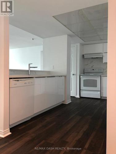 1212 - 77 Harbour Square, Toronto (Waterfront Communities), ON - Indoor Photo Showing Kitchen