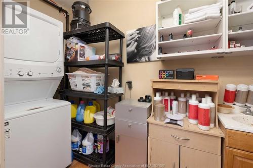 643 Grand Marais East, Windsor, ON - Indoor Photo Showing Laundry Room