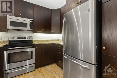 320 Mcleod Street Unit#402, Ottawa, ON - Indoor Photo Showing Kitchen