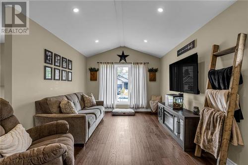 2368 Watson Crescent, Cornwall, ON - Indoor Photo Showing Living Room