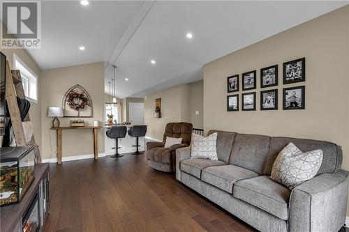 2368 Watson Crescent, Cornwall, ON - Indoor Photo Showing Living Room