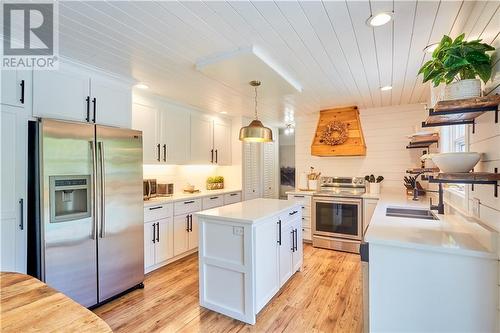 18 Kirton Court, Riverview, NB - Indoor Photo Showing Kitchen With Double Sink With Upgraded Kitchen