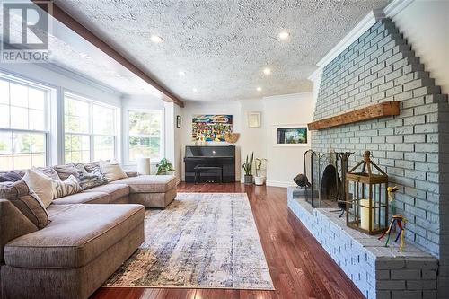 18 Kirton Court, Riverview, NB - Indoor Photo Showing Living Room With Fireplace