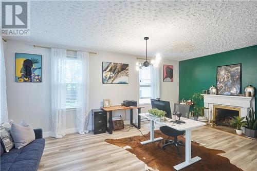 18 Kirton Court, Riverview, NB - Indoor Photo Showing Living Room With Fireplace