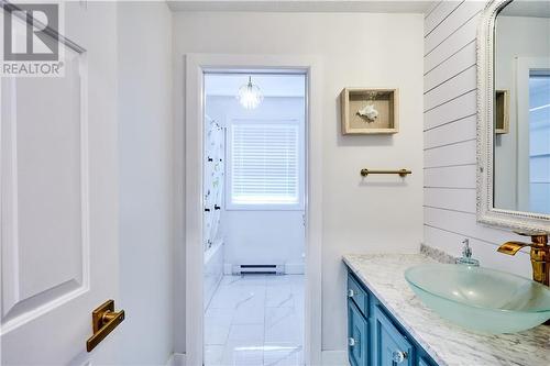 18 Kirton Court, Riverview, NB - Indoor Photo Showing Bathroom