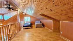 2nd level loft serves as sleeping quarters - 