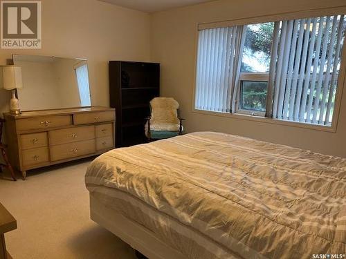 101 102 1St Avenue, Caronport, SK - Indoor Photo Showing Bedroom