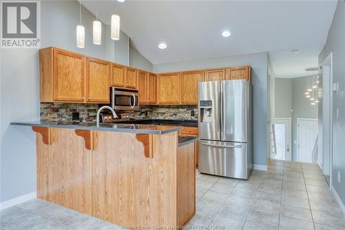 11816 Boulder, Windsor, ON - Indoor Photo Showing Kitchen