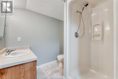 11816 Boulder, Windsor, ON - Indoor Photo Showing Bathroom