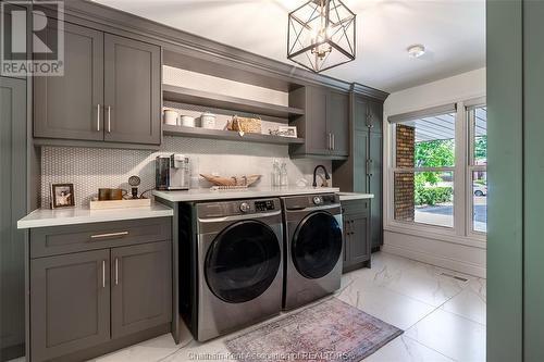70 Faubert Drive, Chatham, ON - Indoor Photo Showing Laundry Room