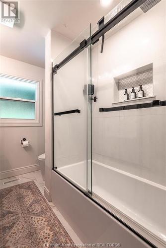 70 Faubert Drive, Chatham, ON - Indoor Photo Showing Bathroom