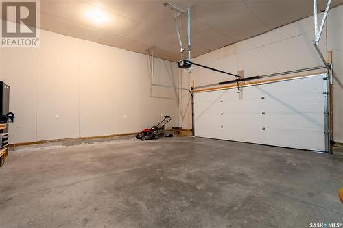 251 Werschner Crescent, Saskatoon, SK - Indoor Photo Showing Garage