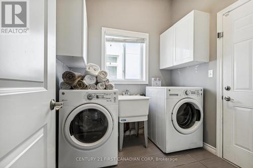 1427 Kains Woods Terrace, London, ON - Indoor Photo Showing Laundry Room