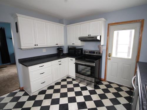 92 Secord Street, Thunder Bay, ON - Indoor Photo Showing Kitchen