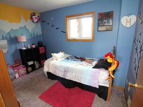 92 Secord Street, Thunder Bay, ON - Indoor Photo Showing Bedroom