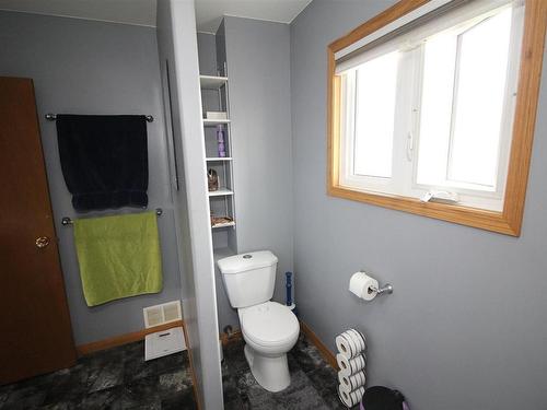 92 Secord Street, Thunder Bay, ON - Indoor Photo Showing Bathroom