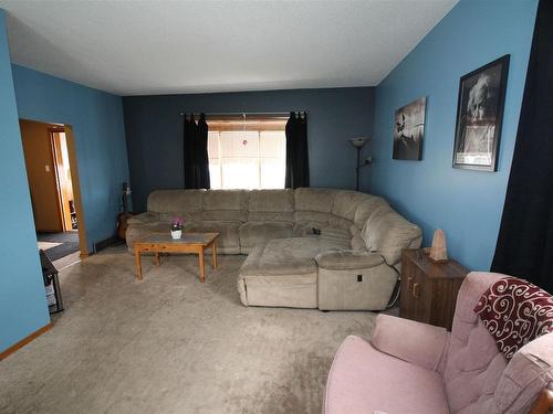 92 Secord Street, Thunder Bay, ON - Indoor Photo Showing Living Room
