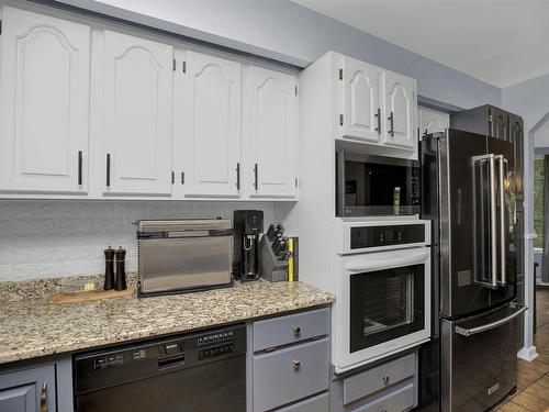 1194 Mountain Road, Thunder Bay, ON - Indoor Photo Showing Kitchen