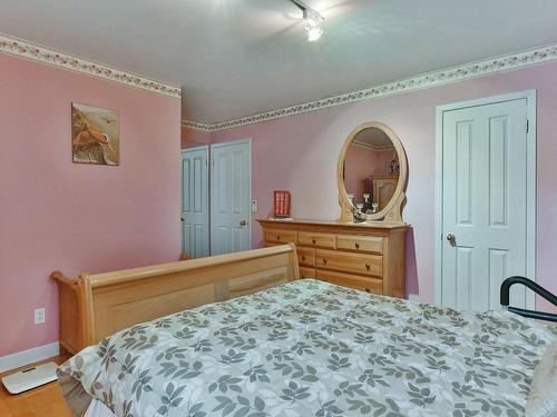 Chambre Ã  coucher principale - 32 Rue Roy, Saint-Roch-De-L'Achigan, QC - Indoor Photo Showing Bedroom