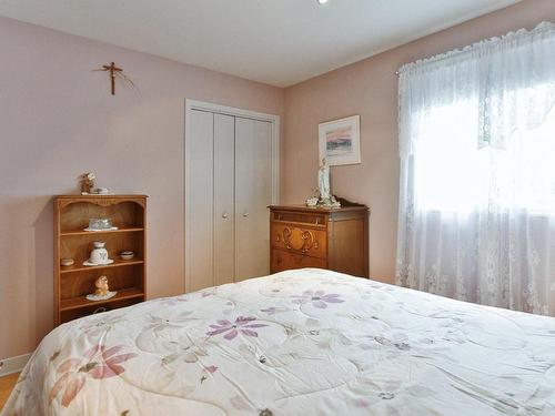 Bedroom - 32 Rue Roy, Saint-Roch-De-L'Achigan, QC - Indoor Photo Showing Bedroom