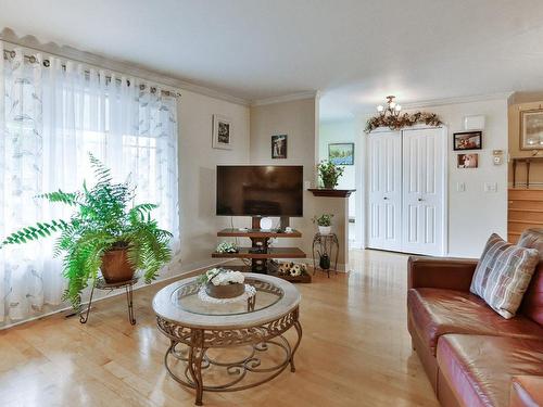 Salon - 32 Rue Roy, Saint-Roch-De-L'Achigan, QC - Indoor Photo Showing Living Room