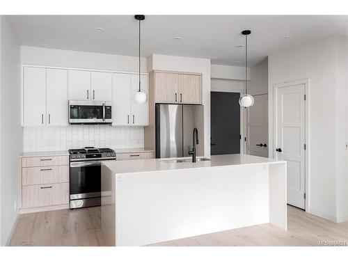 508-947 Whirlaway Cres, Langford, BC - Indoor Photo Showing Kitchen With Stainless Steel Kitchen With Upgraded Kitchen