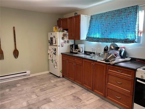 4931 Bruce St, Port Alberni, BC - Indoor Photo Showing Kitchen