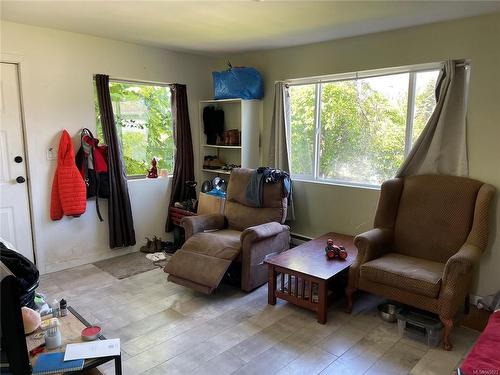 4931 Bruce St, Port Alberni, BC - Indoor Photo Showing Living Room