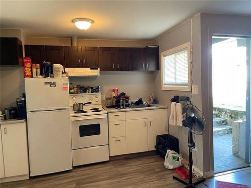 4931 Bruce St, Port Alberni, BC - Indoor Photo Showing Kitchen
