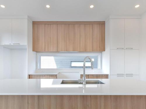 Cuisine - 2996 Rue Lareau, Carignan, QC - Indoor Photo Showing Kitchen With Double Sink