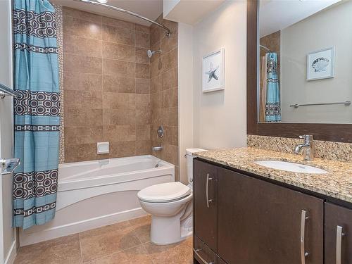 308-1375 Bear Mountain Pkwy, Langford, BC - Indoor Photo Showing Bathroom