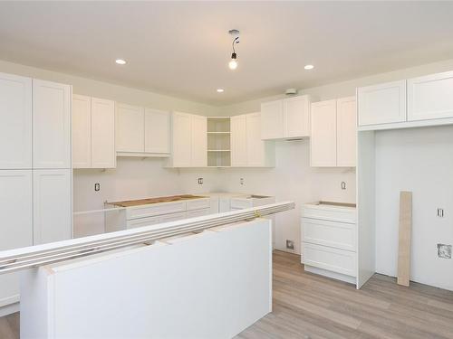 A-2155 Cousins Ave, Courtenay, BC - Indoor Photo Showing Kitchen