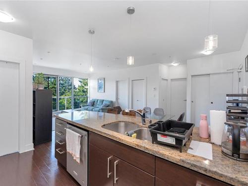 504-2745 Veterans Memorial Pkwy, Langford, BC - Indoor Photo Showing Kitchen With Double Sink