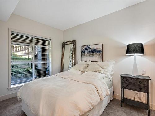 105-1400 Lynburne Pl, Langford, BC - Indoor Photo Showing Bedroom