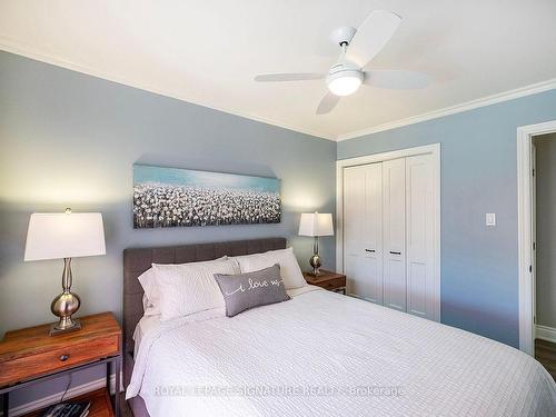 14 Maple Grove Rd, Kawartha Lakes, ON - Indoor Photo Showing Bedroom