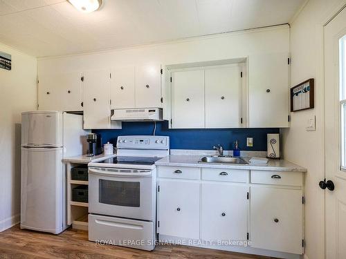 14 Maple Grove Rd, Kawartha Lakes, ON - Indoor Photo Showing Kitchen