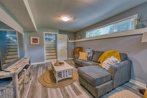 4446 Cedar Hill Road, Falkland, BC - Indoor Photo Showing Bedroom