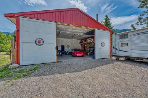 4446 Cedar Hill Road, Falkland, BC - Outdoor