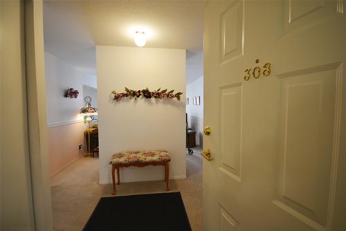 308-374 Winnipeg Street, Penticton, BC - Indoor Photo Showing Other Room