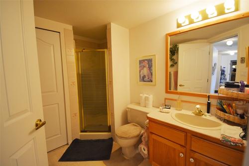308-374 Winnipeg Street, Penticton, BC - Indoor Photo Showing Bathroom