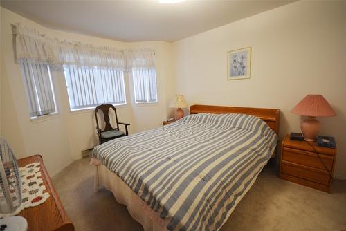 308-374 Winnipeg Street, Penticton, BC - Indoor Photo Showing Bedroom