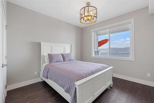 5590 Trestle Ridge Court, Kelowna, BC - Indoor Photo Showing Bedroom