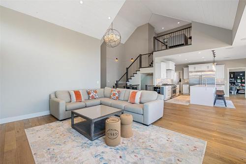 5590 Trestle Ridge Court, Kelowna, BC - Indoor Photo Showing Living Room