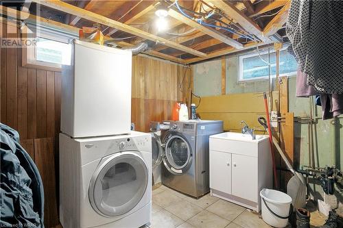 101 Clark Avenue, Kitchener, ON - Indoor Photo Showing Laundry Room